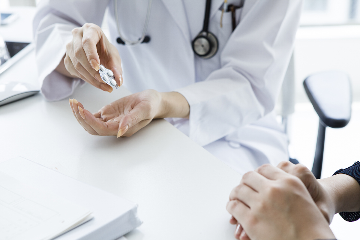 doctor explaining benefits of suboxone treatment